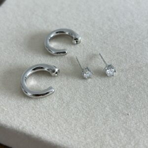 Multiple half-circle earrings - Image 6