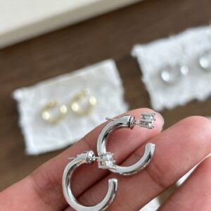 Multiple half-circle earrings - Image 1