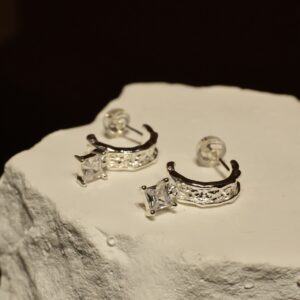 Pure silver C-shaped zircon earrings - Image 1