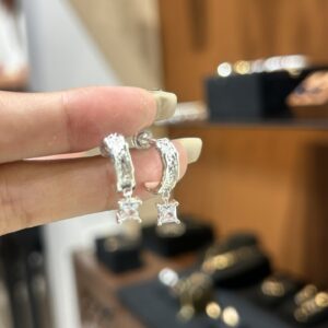 Pure silver C-shaped zircon earrings - Image 15