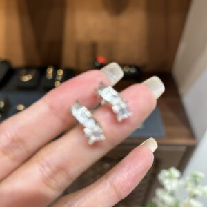 Pure silver C-shaped zircon earrings - Image 18