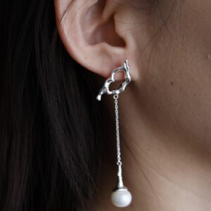 S925 silver round pearl asymmetrical earrings - Image 7