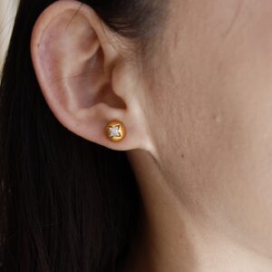 Wire-wrapped star-shaped stud earrings - Image 2