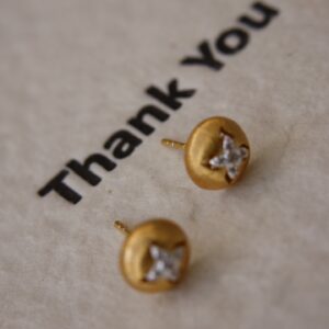 Wire-wrapped star-shaped stud earrings - Image 7