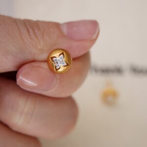 Wire-wrapped star-shaped stud earrings - Image 8