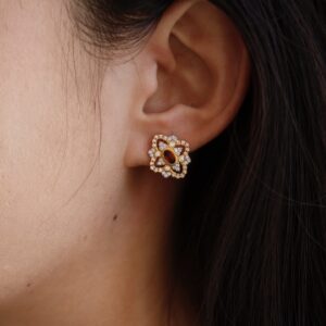 Four-leaf clover ruby stud earrings - Image 3
