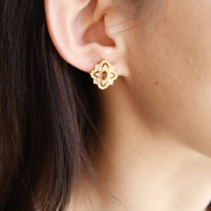 Four-leaf clover ruby stud earrings - Image 4