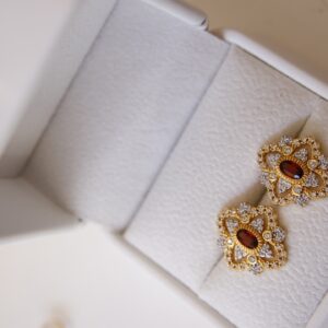 Four-leaf clover ruby stud earrings - Image 6